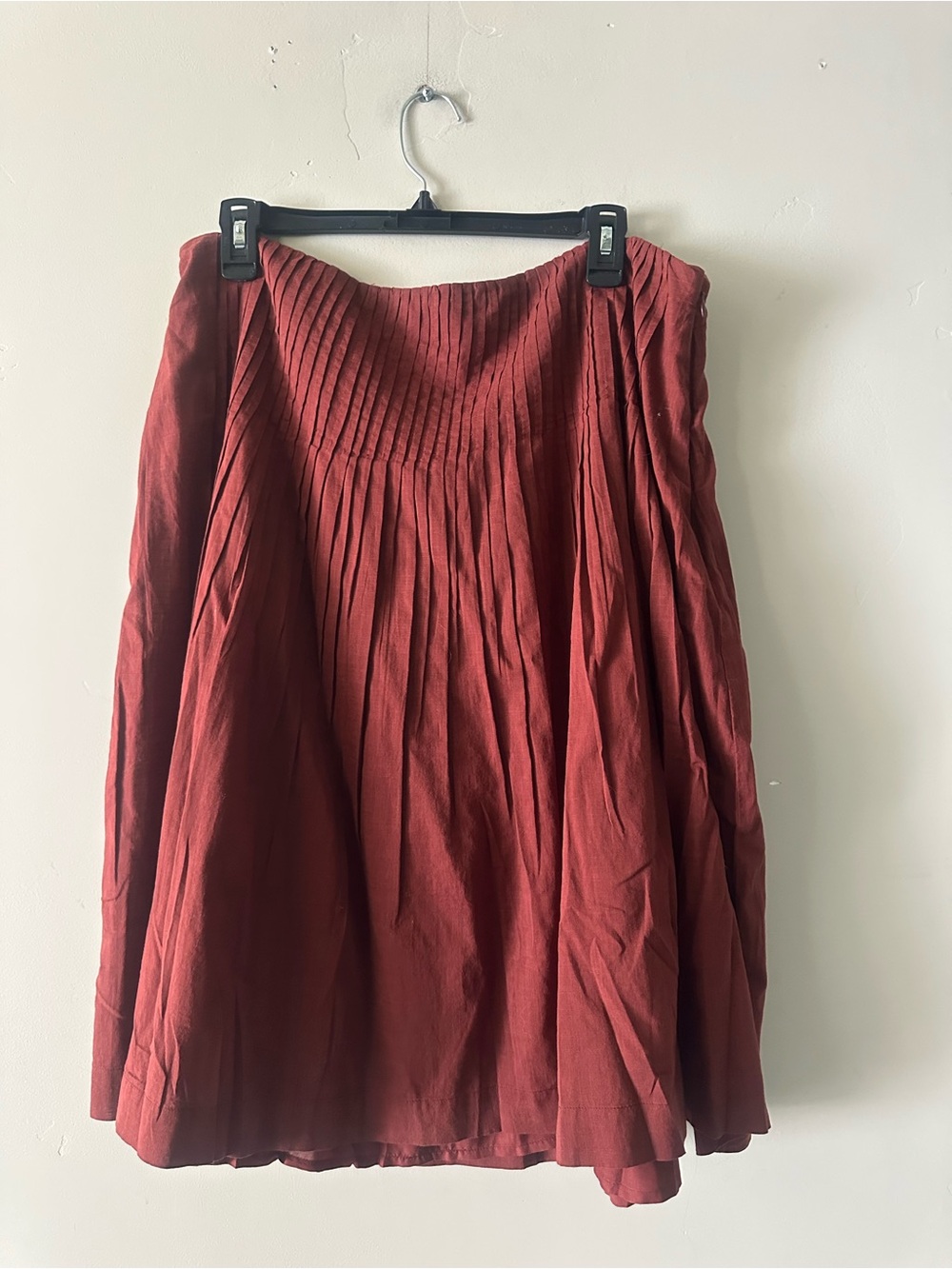 Women's Pleated Skirt in Brick Red
